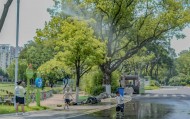 户外玩很热？武汉动物园有玩水的快乐！水雾+空调=20℃+