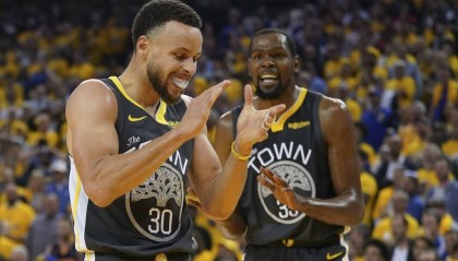 杜兰特怼网友:死不死关你x事 把FMVP寄回湾区如何？