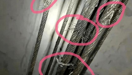 两人涉嫌切割小区23部电梯钢绳被刑拘：业主称事发时刚换物管，原物管公开信称“被迫退场”