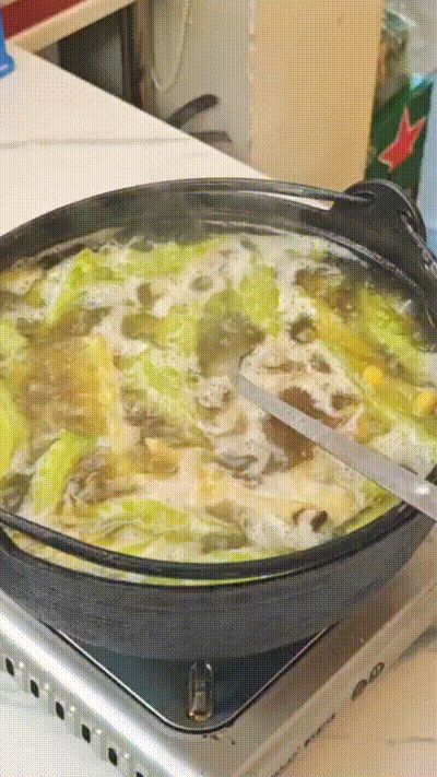 “不服憋着！厦门城中村就是美食天堂…”厂花厂草为它痴迷？6元吃上傣族美味？不预约得排超久！