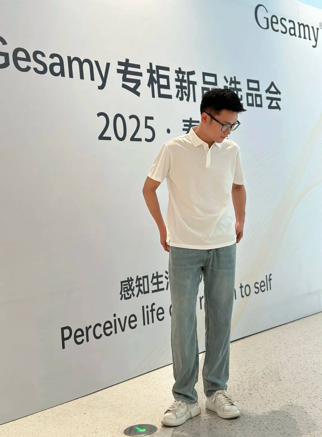 这条莱赛尔天丝牛仔裤，轻薄透气