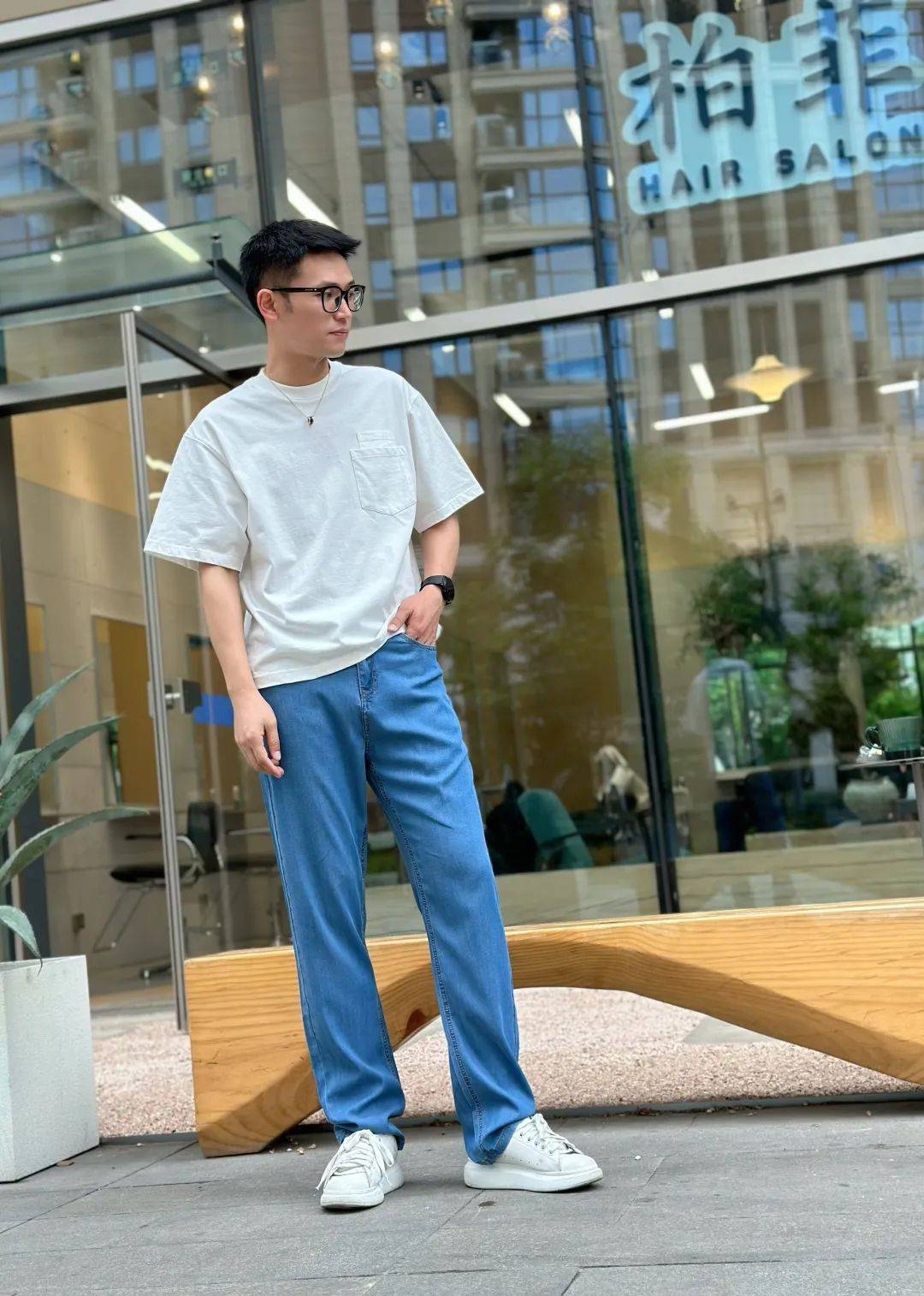 这条莱赛尔天丝牛仔裤，轻薄透气