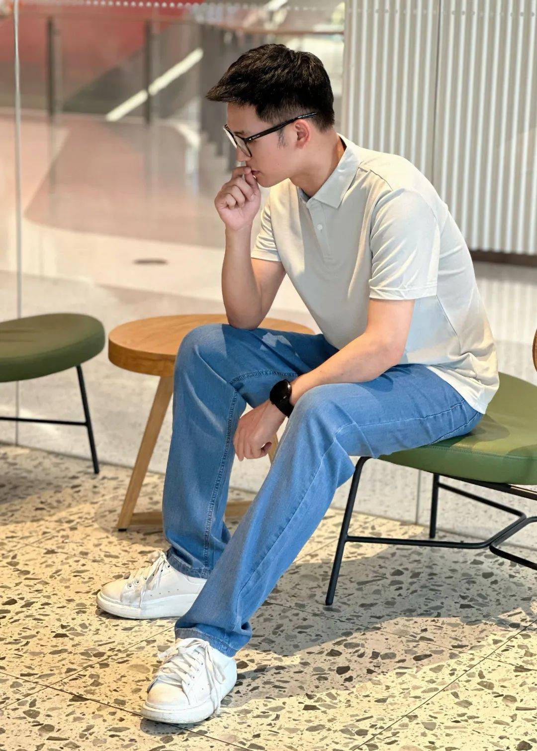 这条莱赛尔天丝牛仔裤，轻薄透气